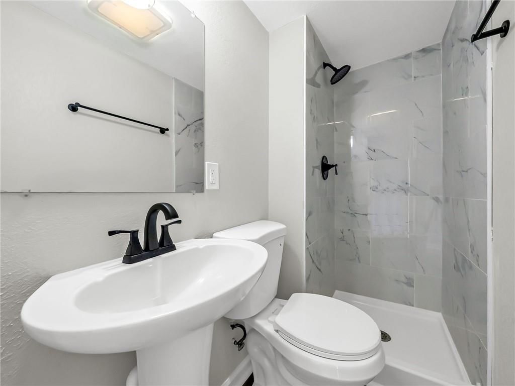 408 Zoe Street — photo 20