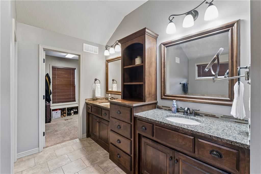 1115 Metfield Lane — photo 32