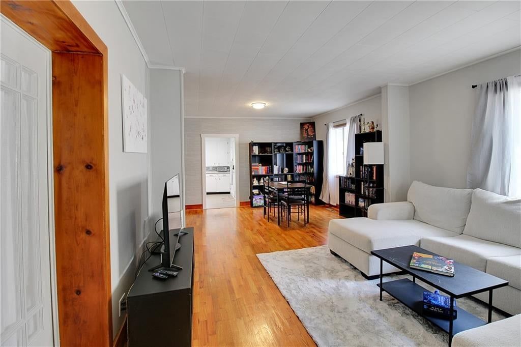2511 Clark Avenue — photo 4