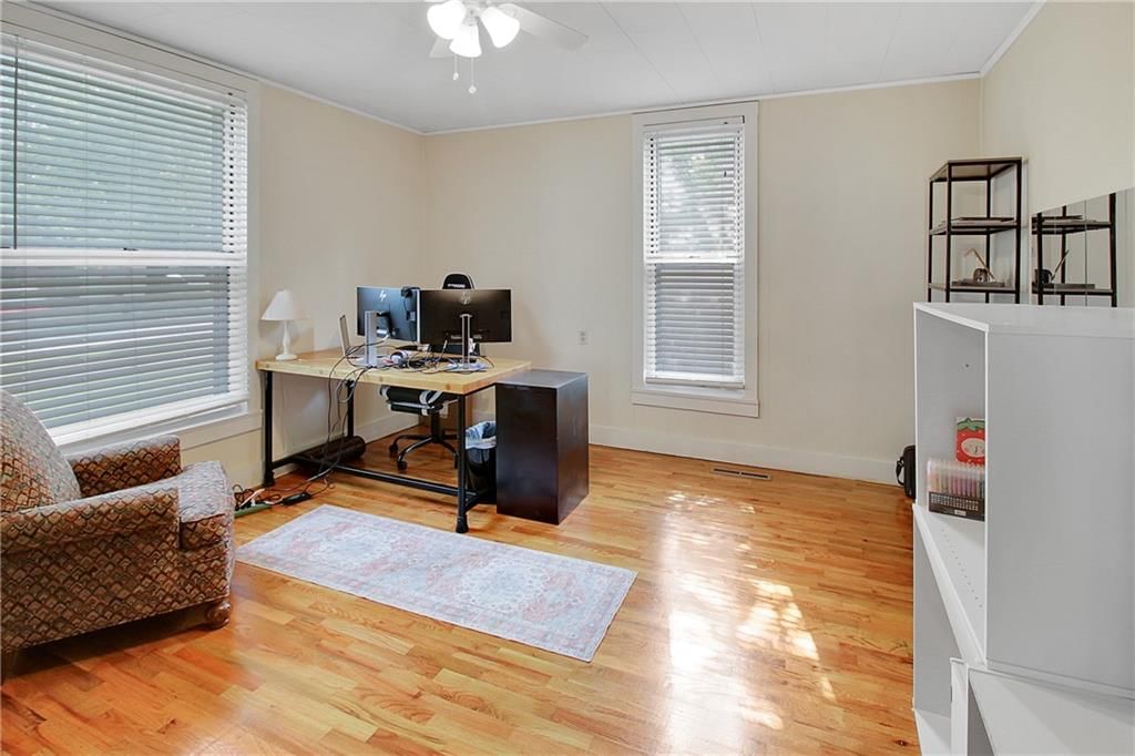 2511 Clark Avenue — photo 14