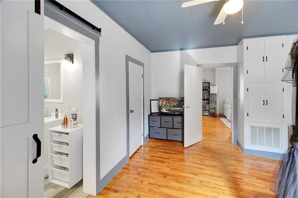 2511 Clark Avenue — photo 17
