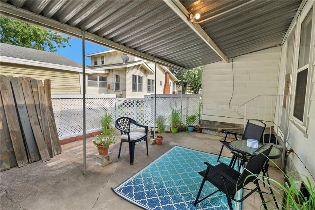 2511 Clark Avenue — photo 28