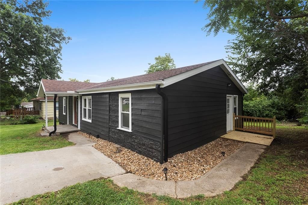 3628 N Cypress Avenue — photo 3