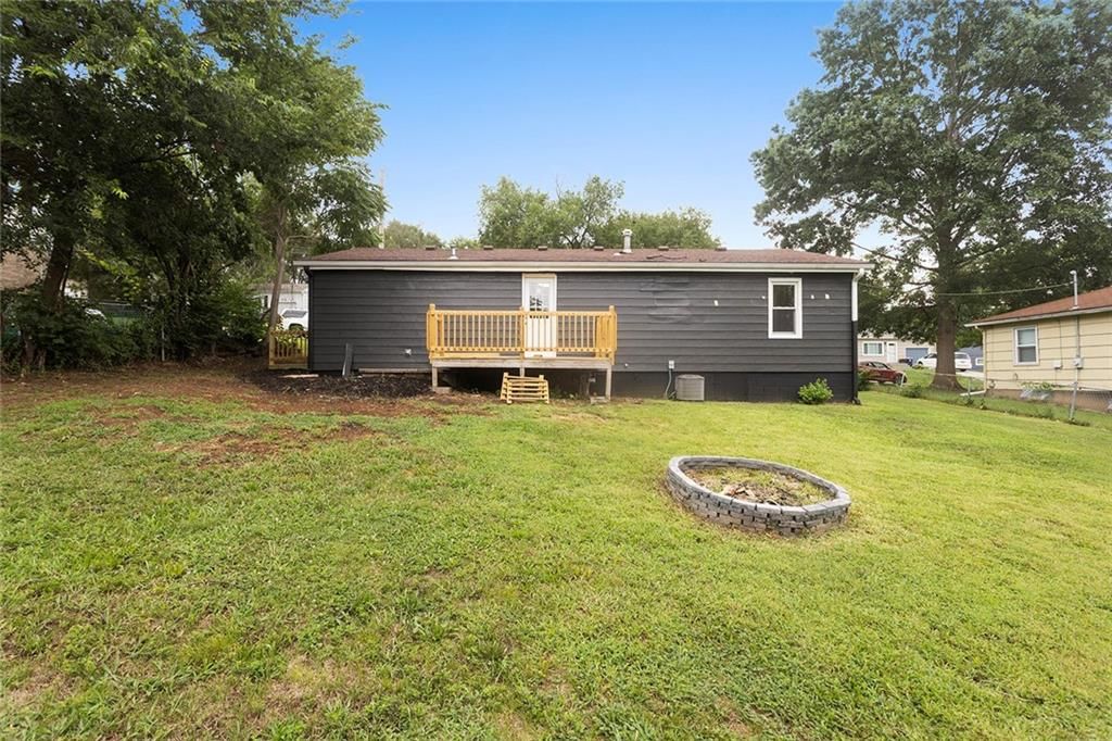 3628 N Cypress Avenue — photo 32