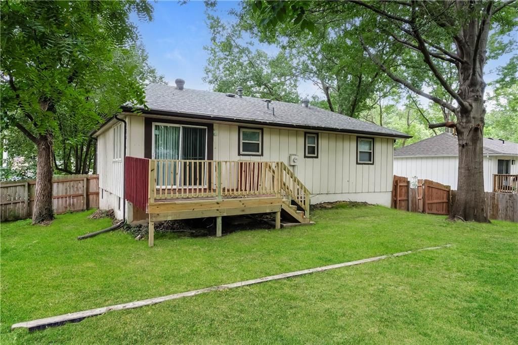 209 Valley Drive — photo 15