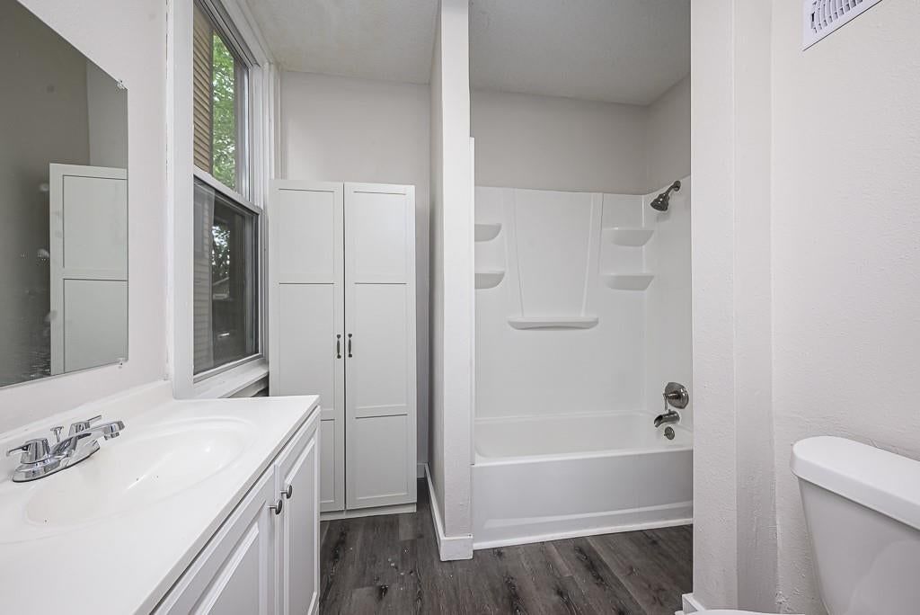 512 Ottawa Street — photo 10