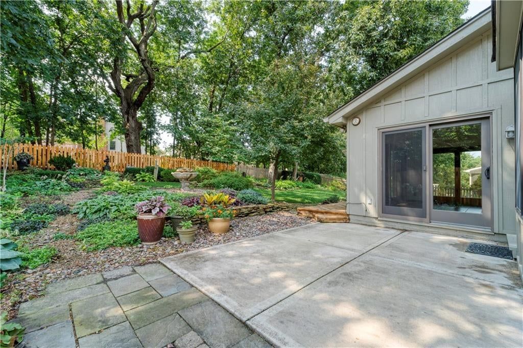 9613 W 115th Terrace — photo 41