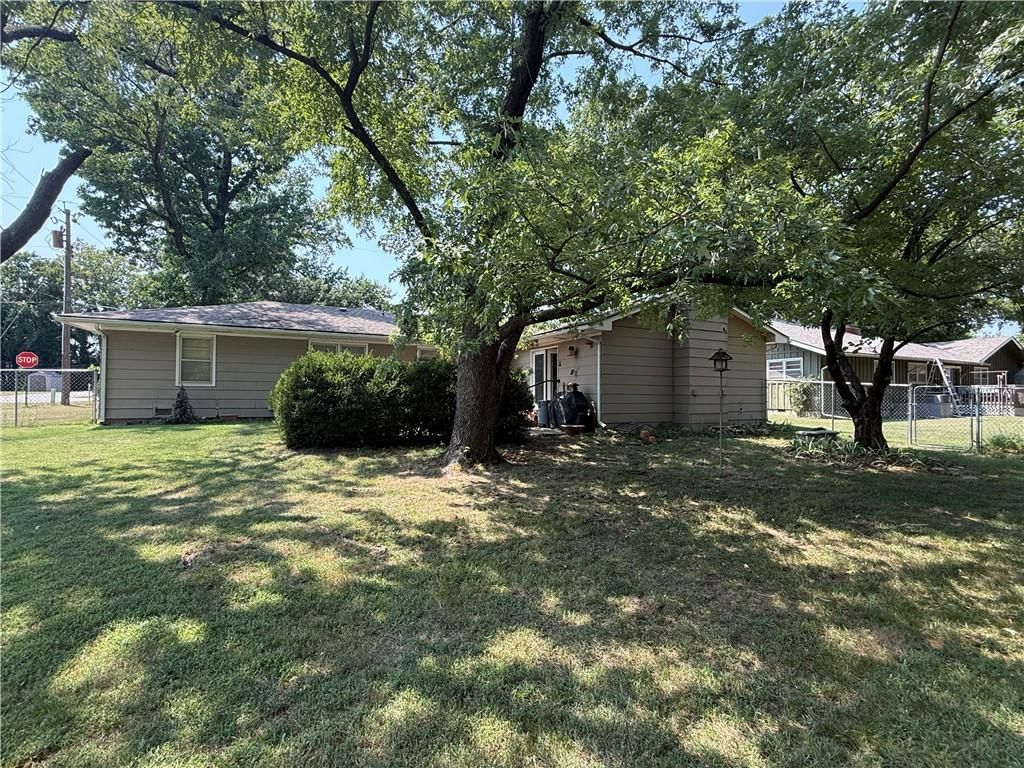 2400 Linda Jean Drive — photo 31
