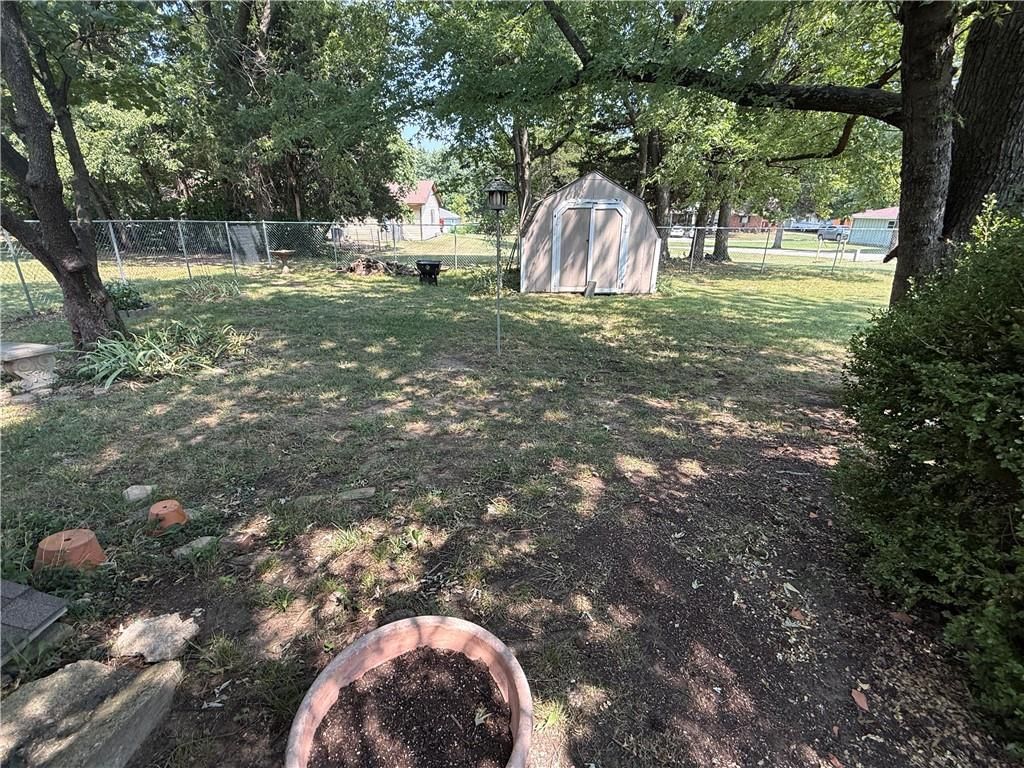 2400 Linda Jean Drive — photo 32