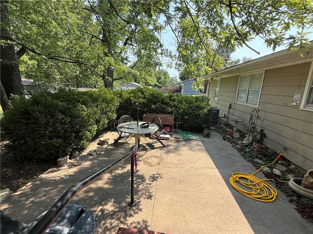 2400 Linda Jean Drive — photo 36