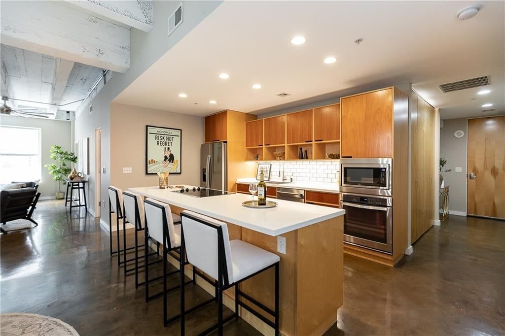 21 W 10th Street — photo 1
