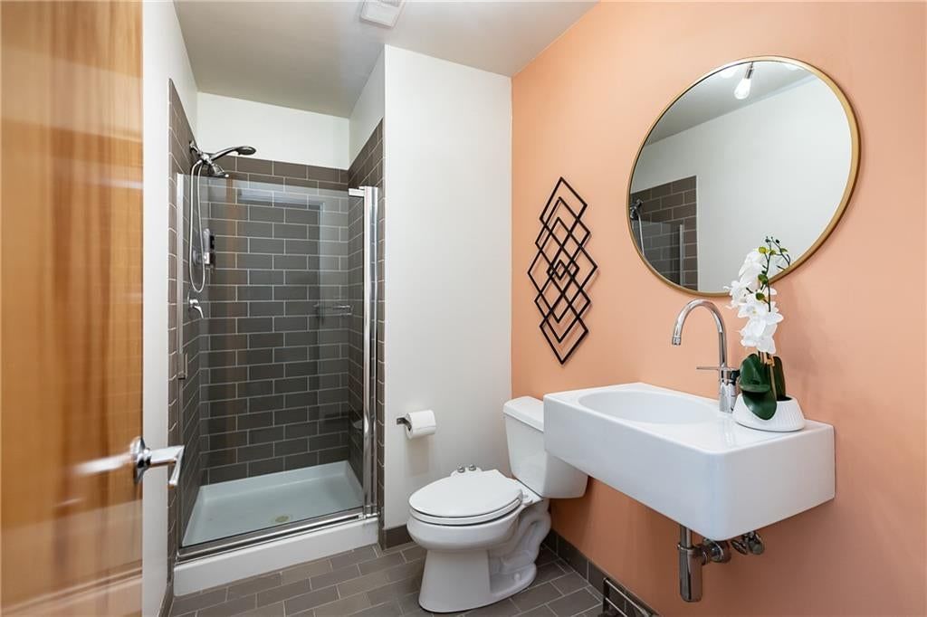 21 W 10th Street — photo 11