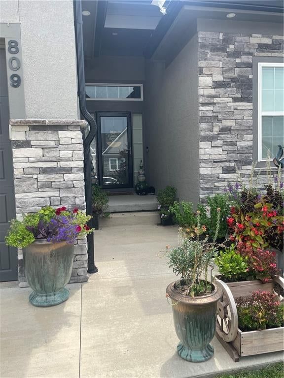 809 NE Algonquin Street — photo 1