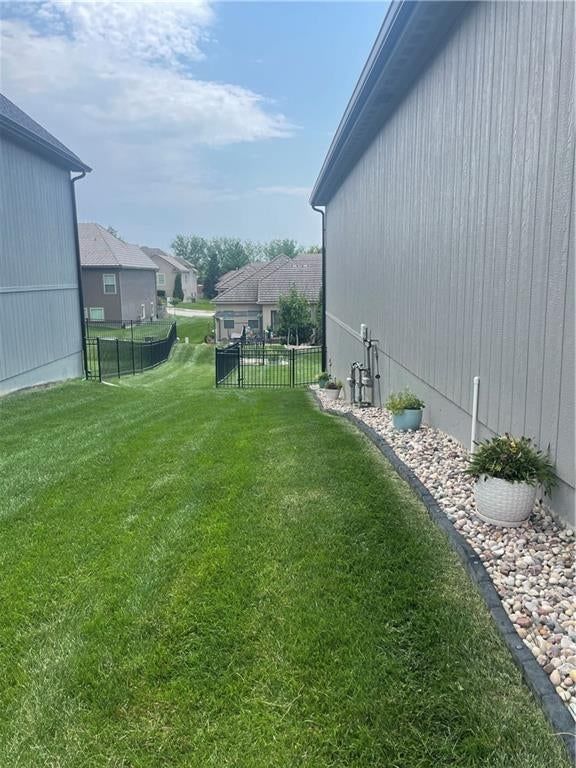 809 NE Algonquin Street — photo 4