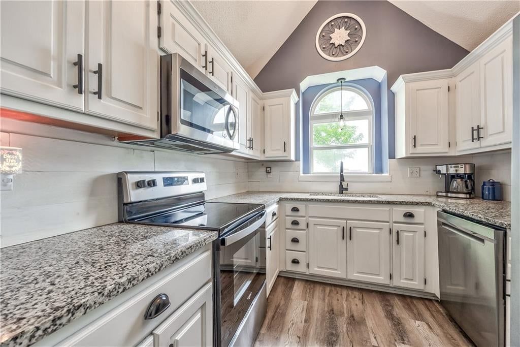809 N Persimmon Drive — photo 5