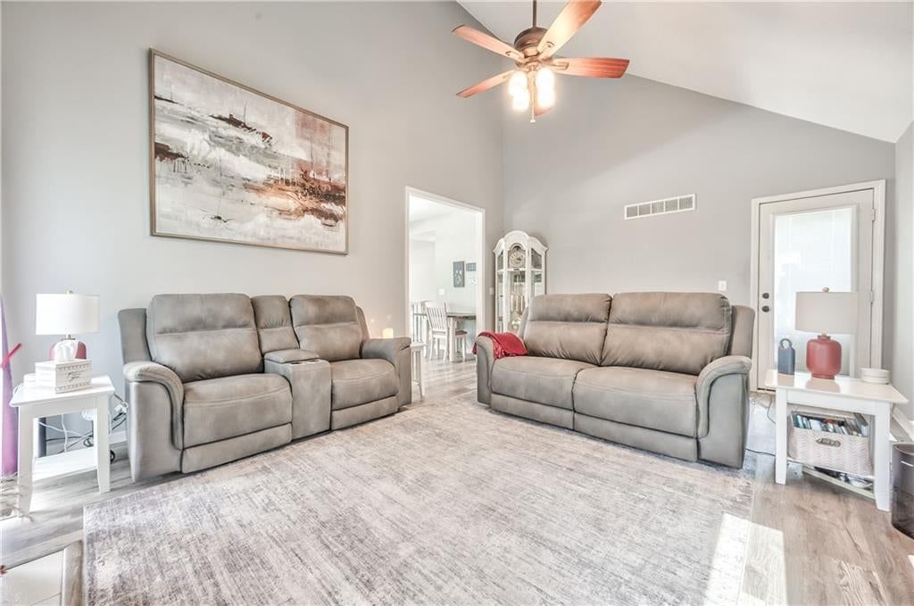 809 N Persimmon Drive — photo 7