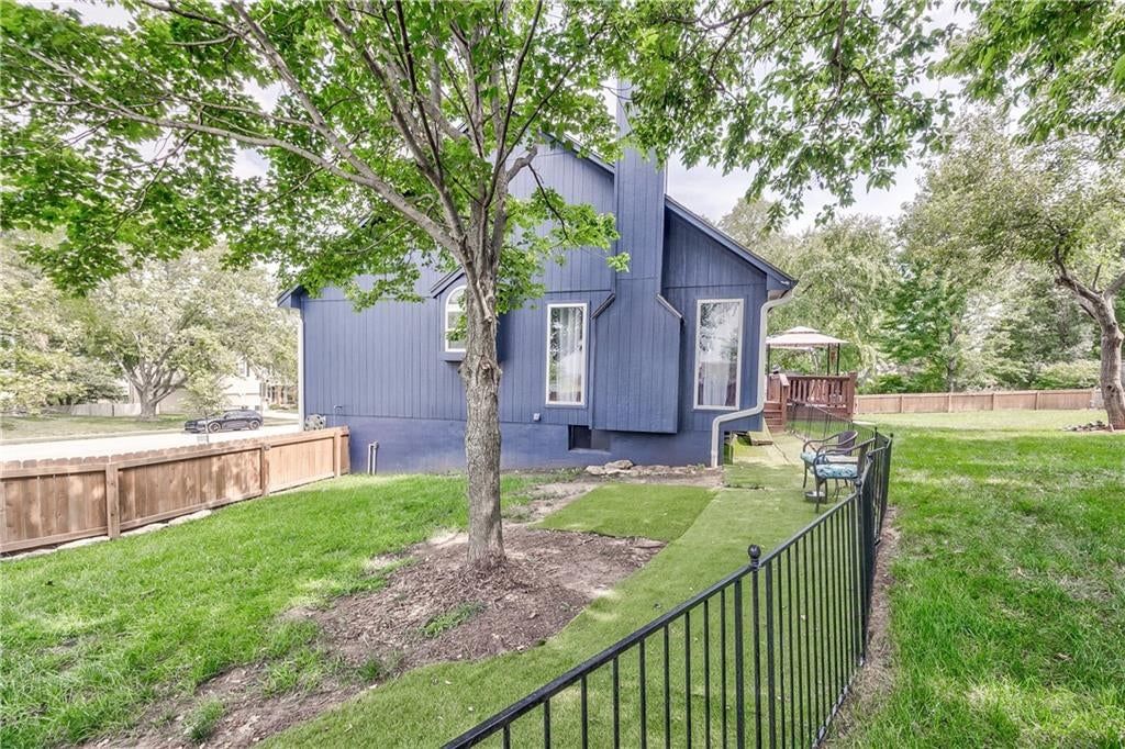 809 N Persimmon Drive — photo 24
