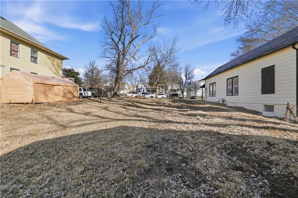 Photo 10 of 12, 817 W White Oak Street, Independence, MO 64050