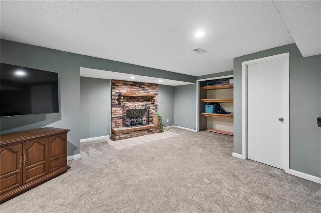 7833 N Michigan Avenue — photo 31