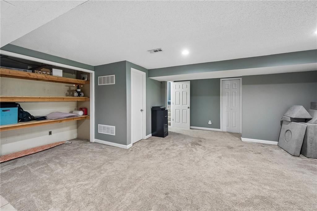 7833 N Michigan Avenue — photo 33