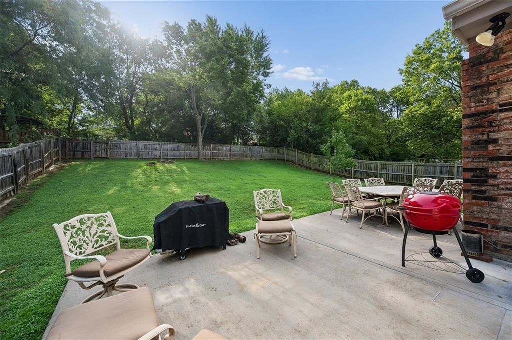 7833 N Michigan Avenue — photo 36