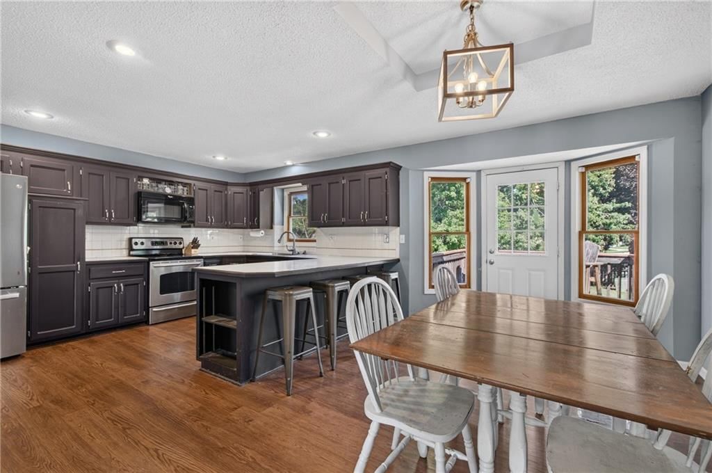 800 NE Bristol Drive — photo 9