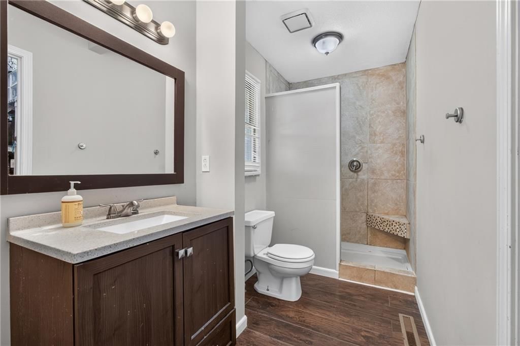800 NE Bristol Drive — photo 17