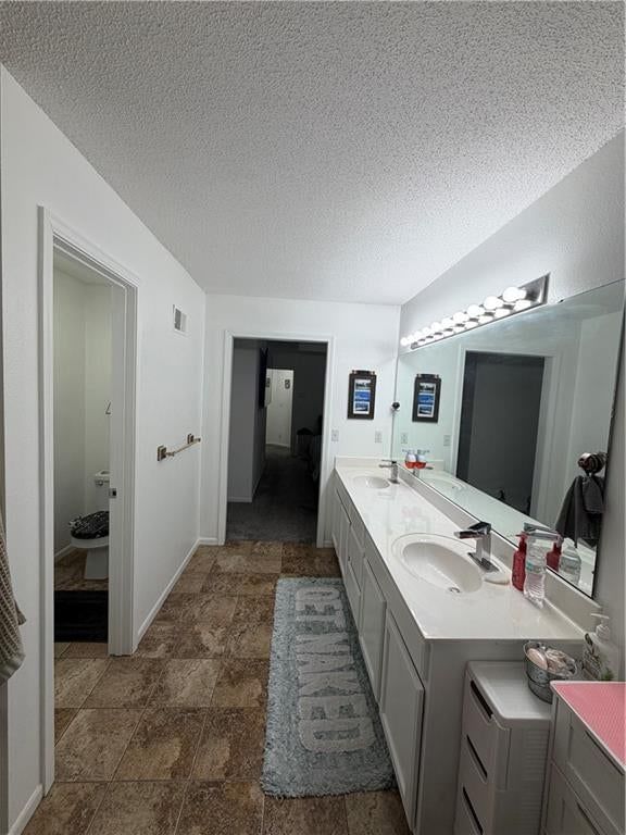 Photo 11 of 27 - 4425 NE 83rd Terrace, Kansas City, MO 64119