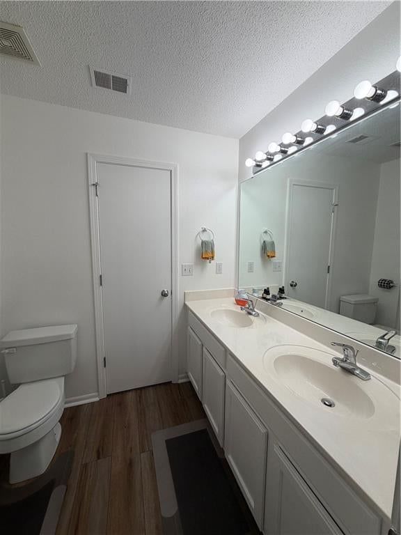 Photo 15 of 27 - 4425 NE 83rd Terrace, Kansas City, MO 64119