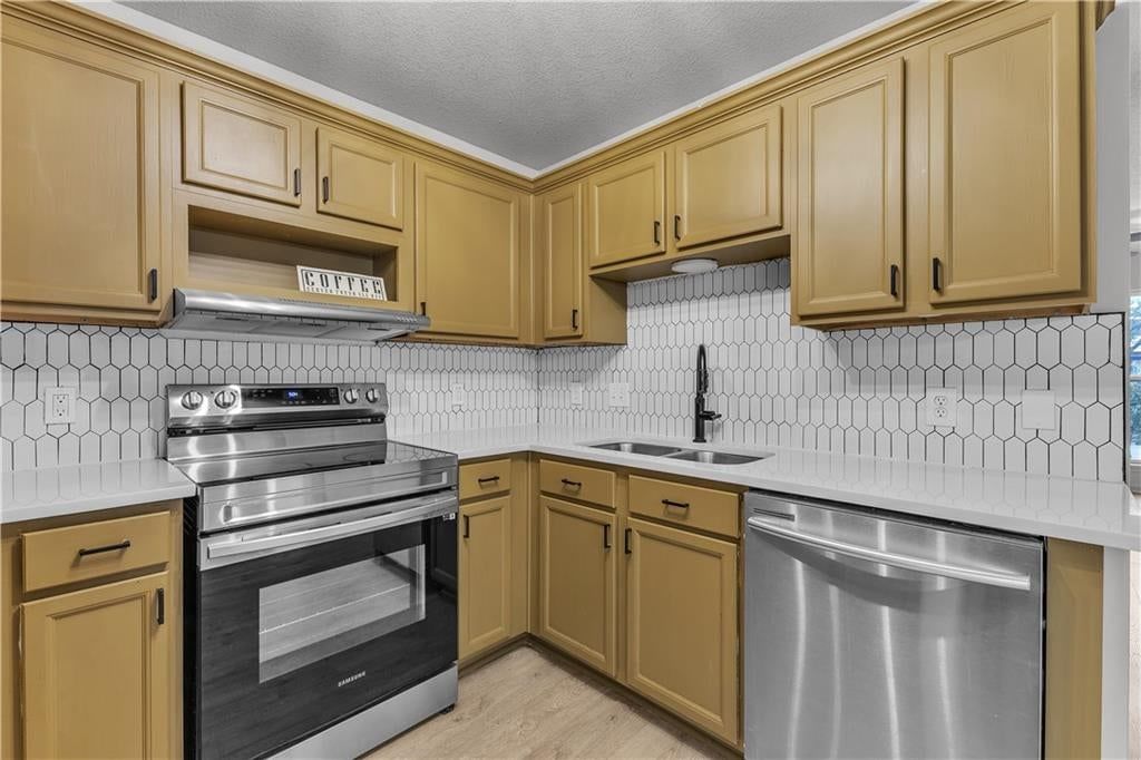 8154 N Drury Avenue — photo 12