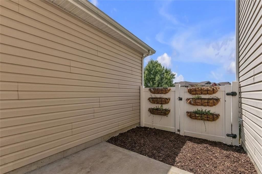 8154 N Drury Avenue — photo 35