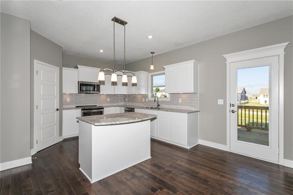 11034 N Corrington Avenue — photo 9