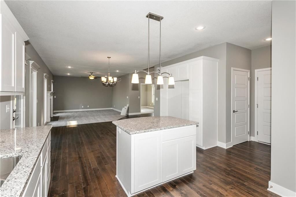 11034 N Corrington Avenue — photo 10