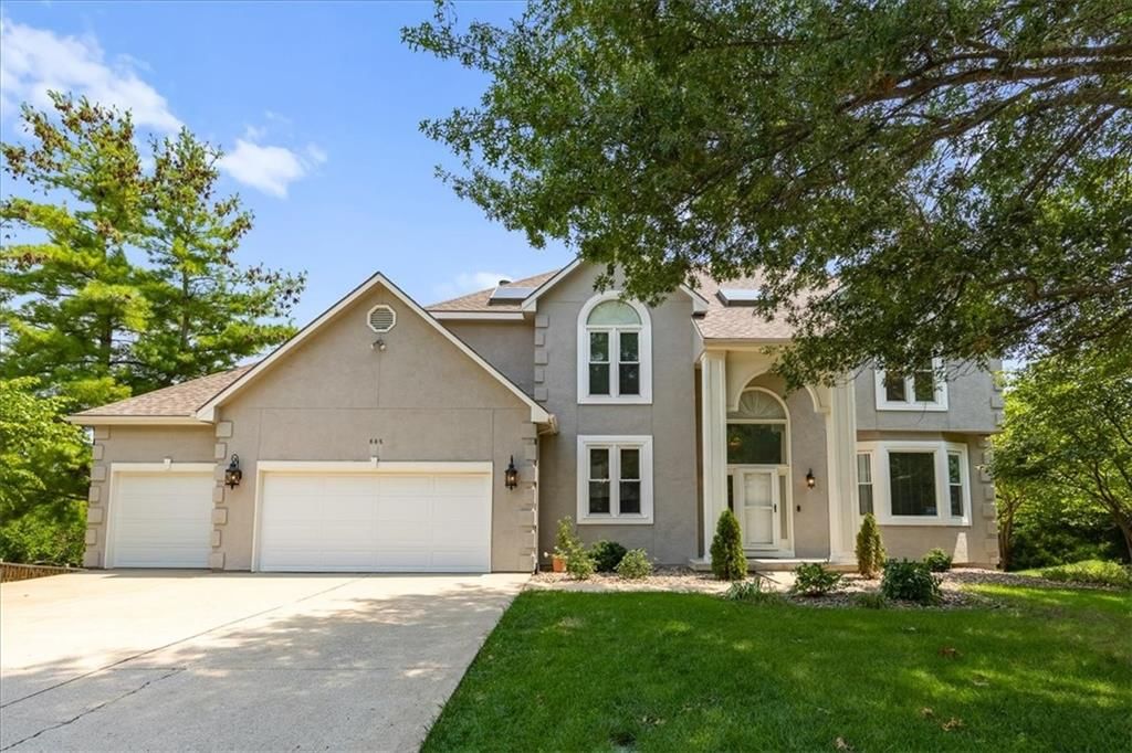 605 Edgewood Drive — photo 1