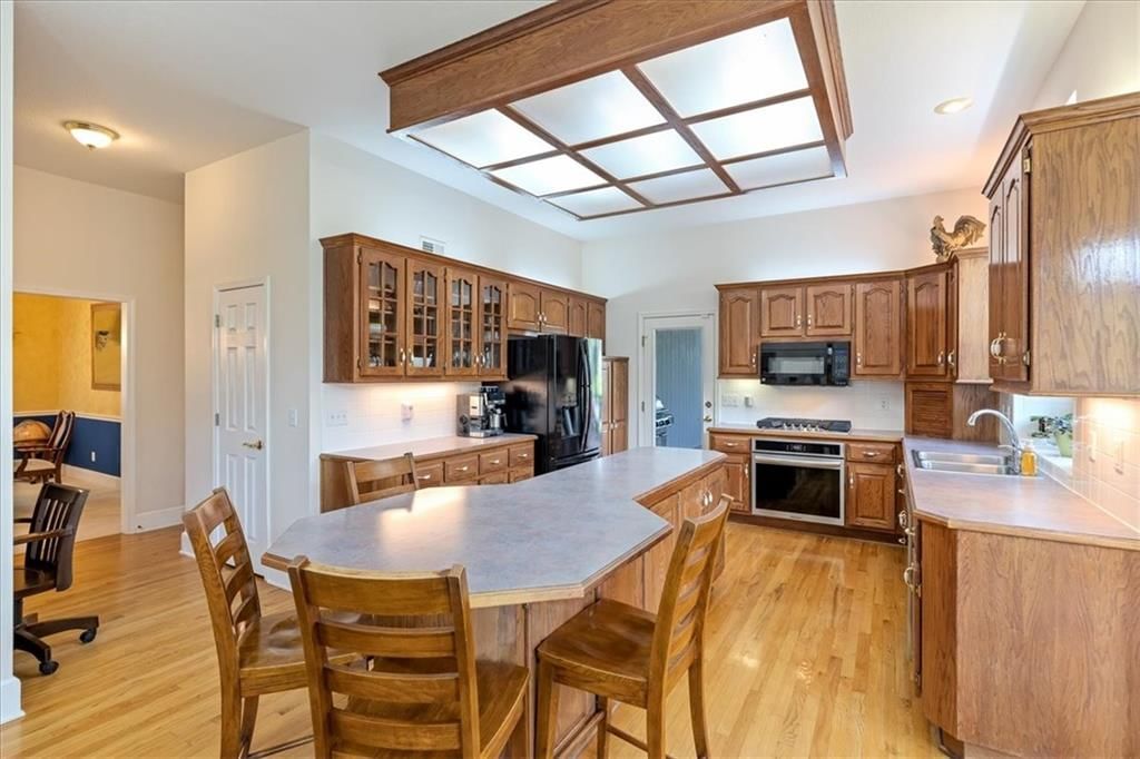 605 Edgewood Drive — photo 11