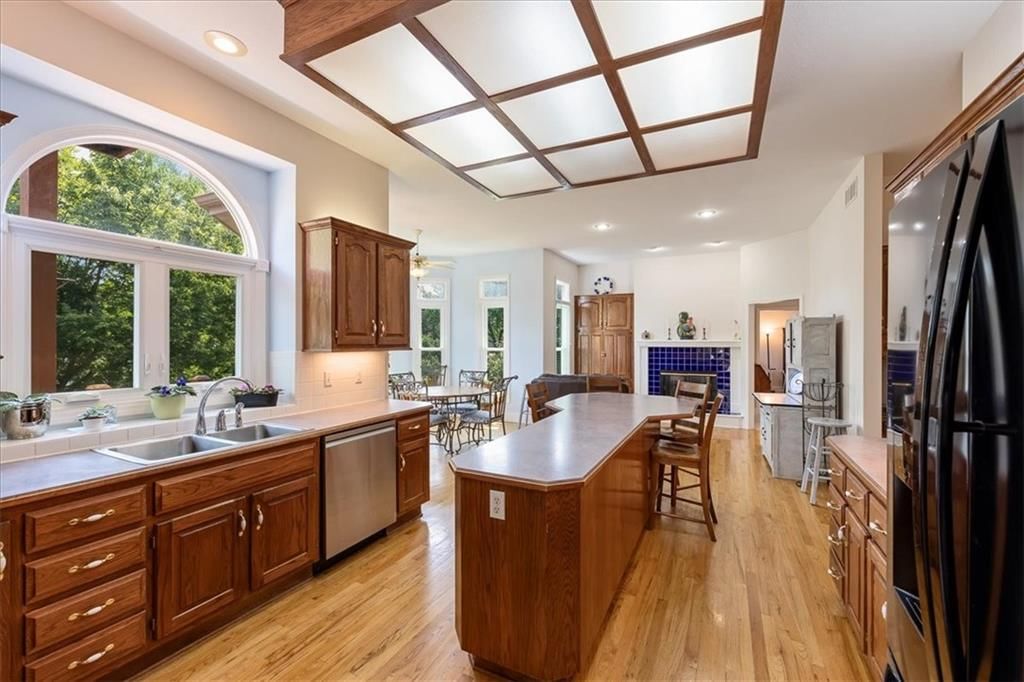 605 Edgewood Drive — photo 13
