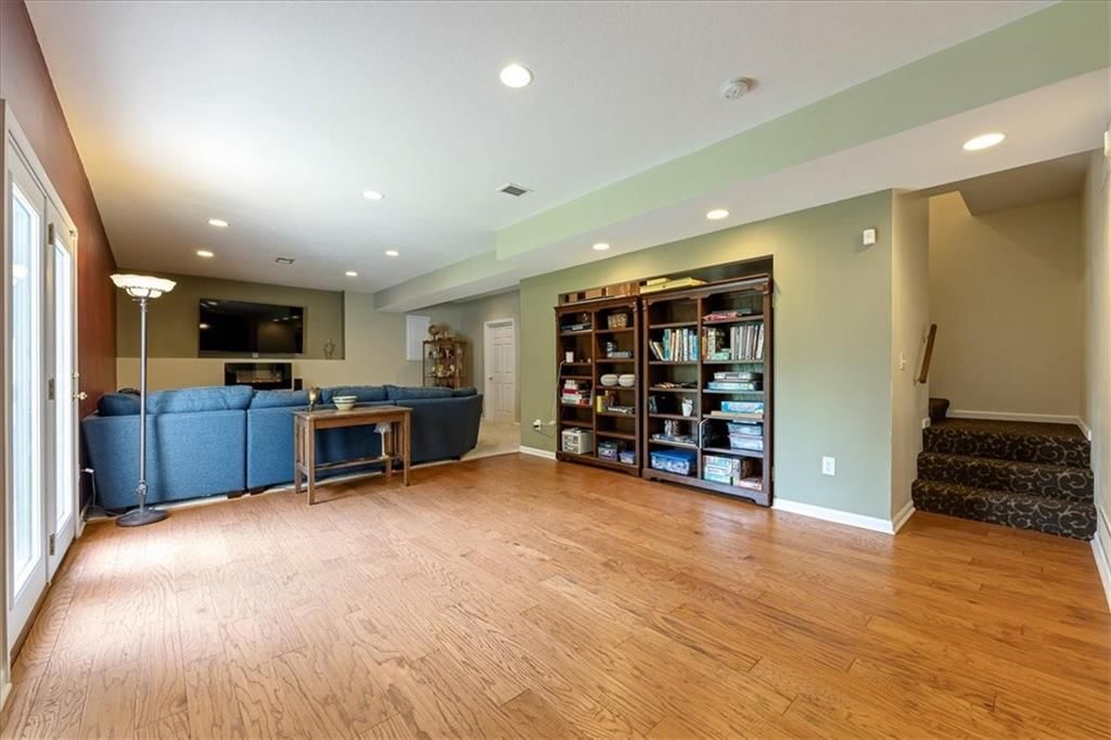 605 Edgewood Drive — photo 31