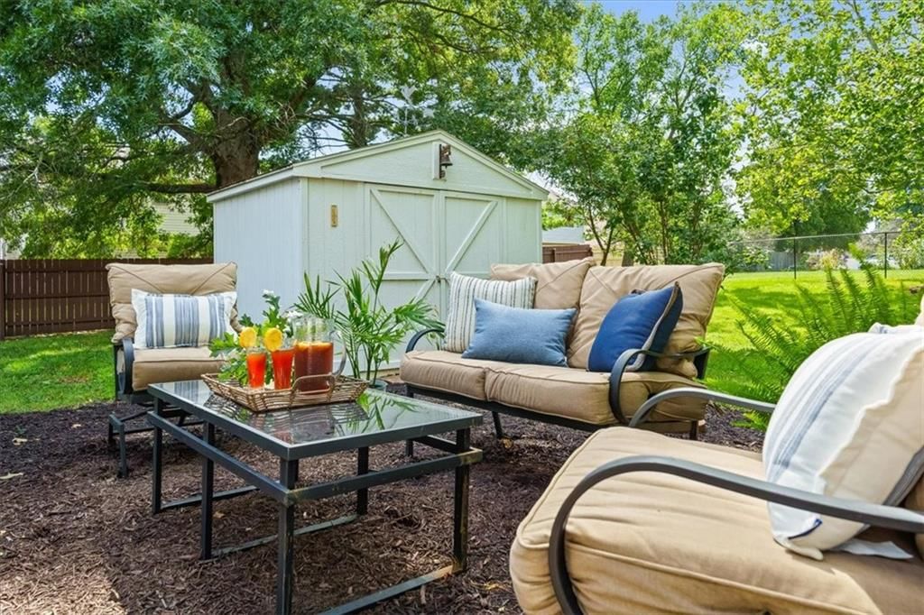 1421 Monterey Way — photo 38