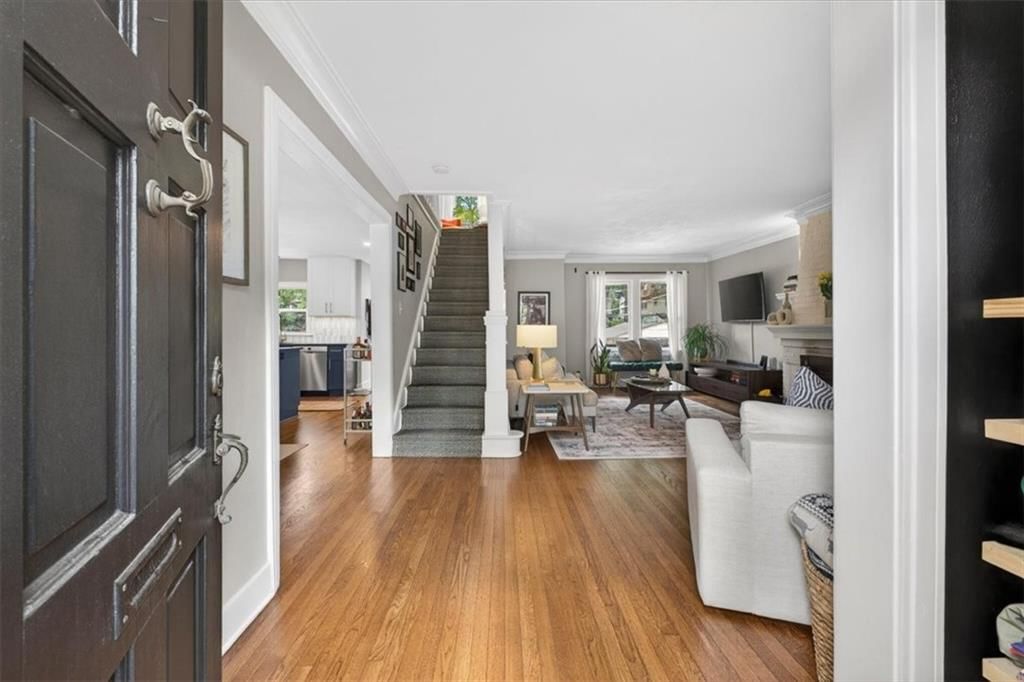 5637 Oak Street — photo 6