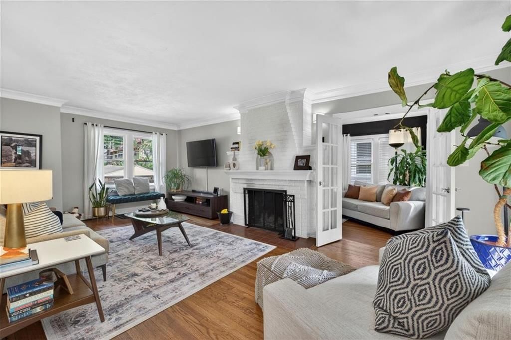 5637 Oak Street — photo 10