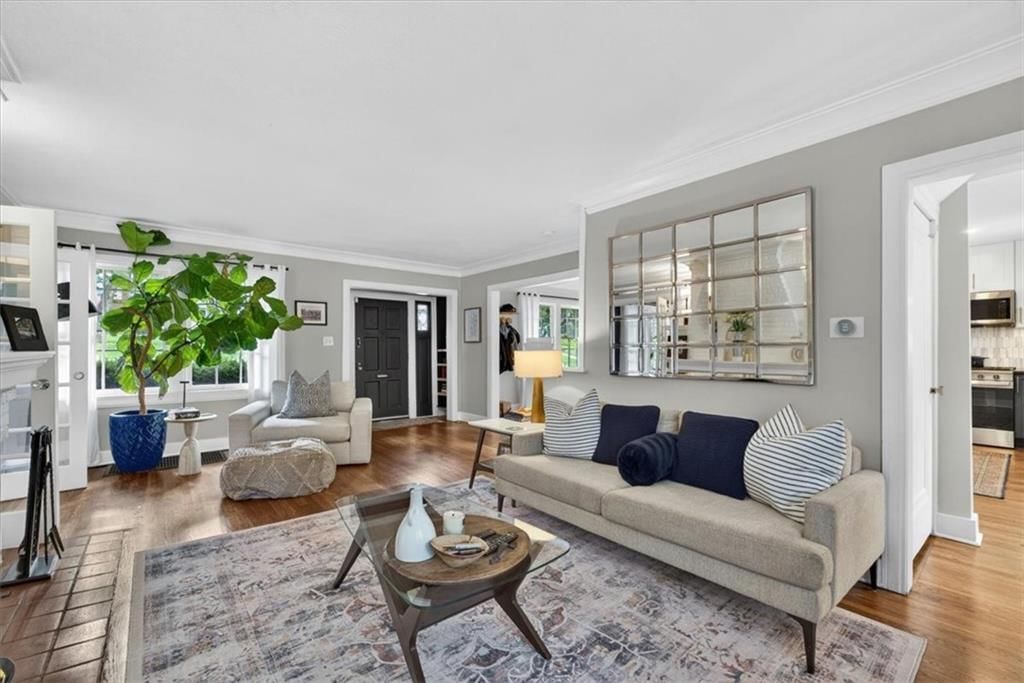 5637 Oak Street — photo 13