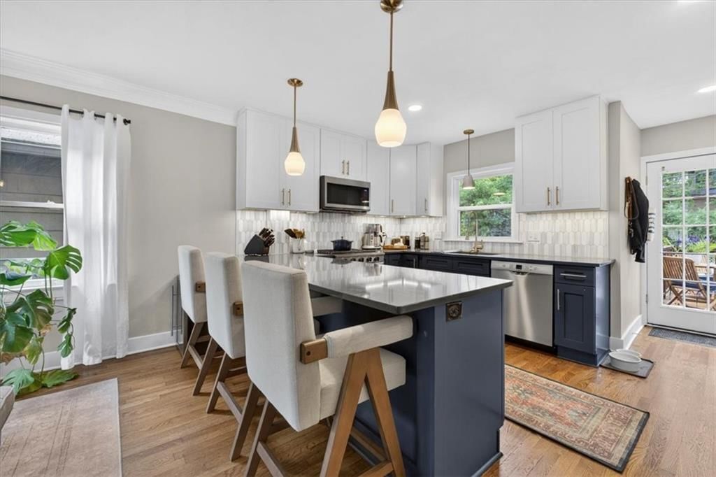 5637 Oak Street — photo 19