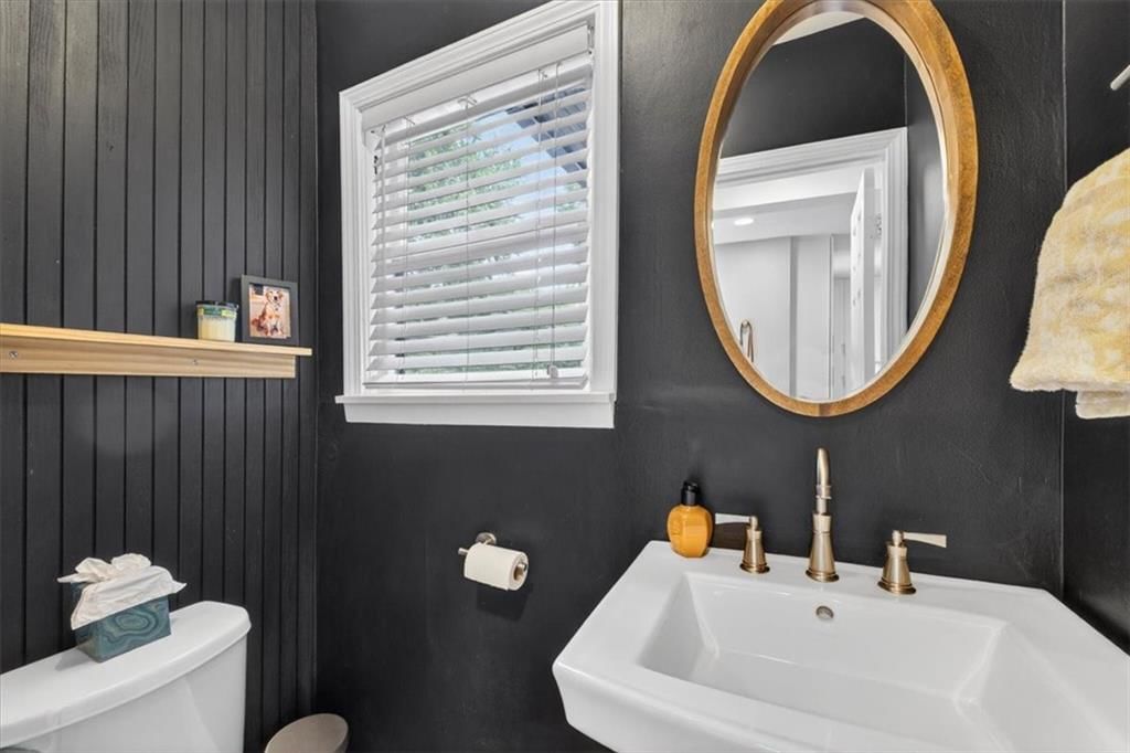 5637 Oak Street — photo 25