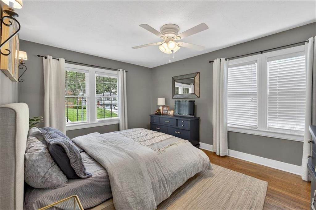 5637 Oak Street — photo 33