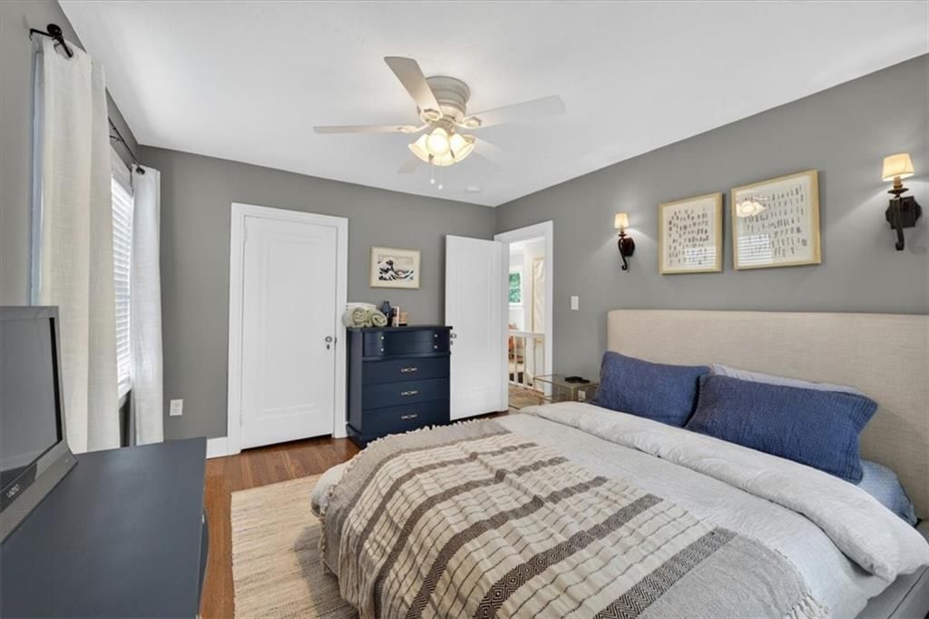 5637 Oak Street — photo 34