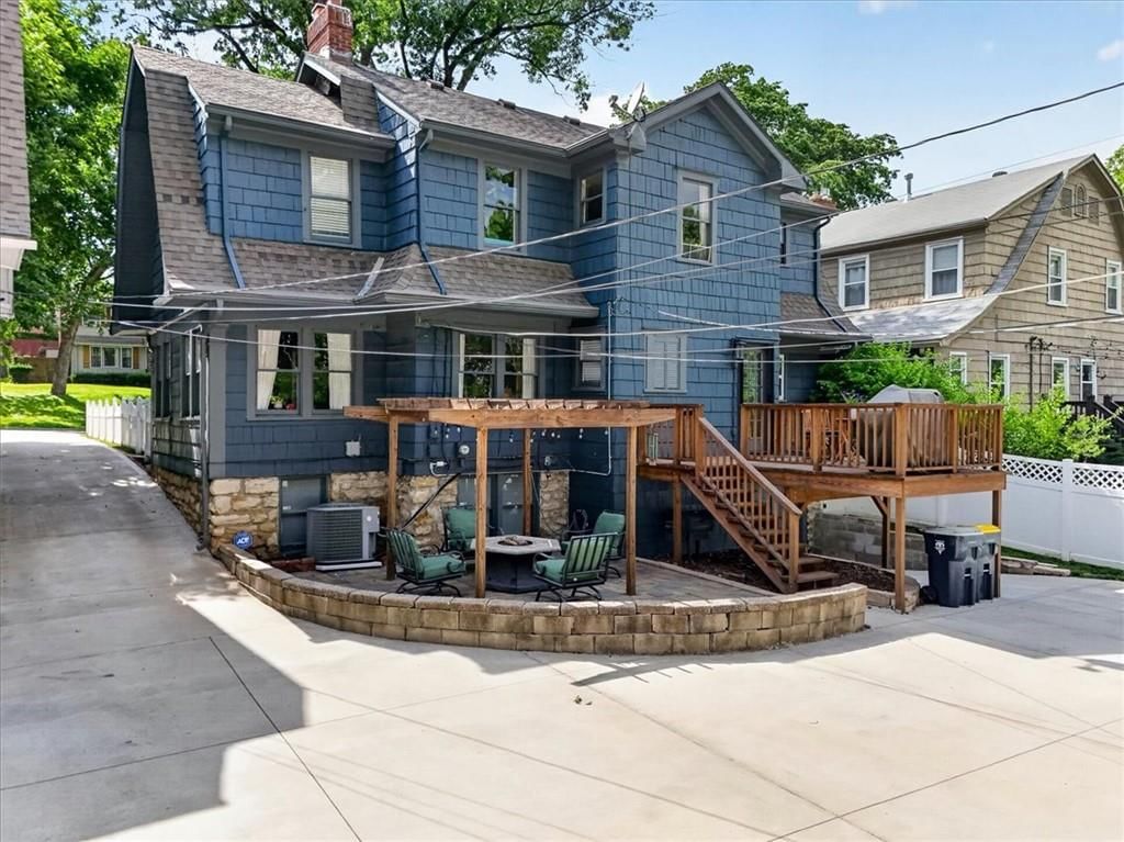 5637 Oak Street — photo 38