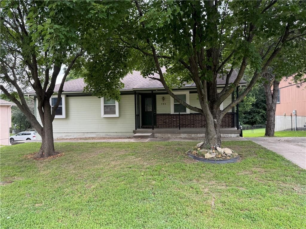 704 Hillcrest Street — photo 1