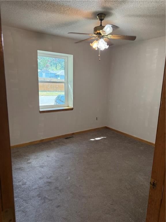 704 Hillcrest Street — photo 15