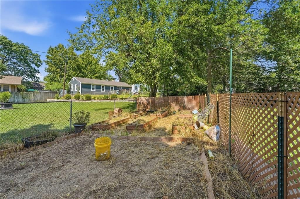 6930 Eby Avenue — photo 31