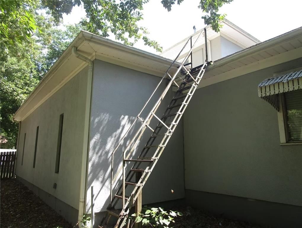 1323 West Street — photo 9